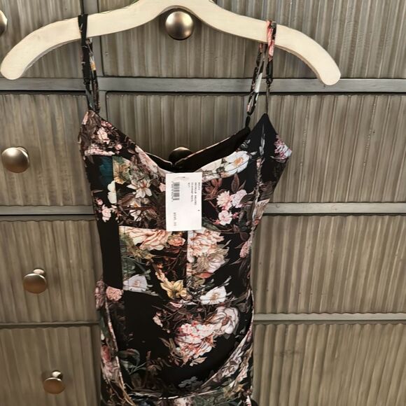 Nicholas Arielle Belted Dress Size 6 NWT - Picture 5 of 12